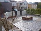 スタンプコンクリートと自然石･洗い出しで... 庭の舗装