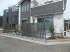 白い砂利と赤いレッドロビンの色のコントラストが気に入りました! 白い砂利と赤いレッドロビンの色のコントラストが気に入りました!