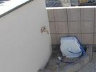 川越市 門袖の裏の真鍮製蛇口 川越市 門袖の裏の真鍮製蛇口