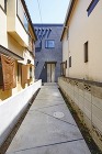 周辺を住宅に囲まれた敷地の路地状部分の画像 周辺を住宅に囲まれた敷地の路地状部分の画像