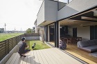 のびのびと遊べる芝生のある庭の画像 のびのびと遊べる芝生のある庭の画像