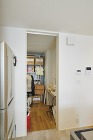 キッチンの隣に設けた奥様の書斎の画像 キッチンの隣に設けた奥様の書斎の画像