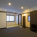 畳敷きの小上がりが付属した寝室です 畳敷きの小上がりが付属した寝室です
