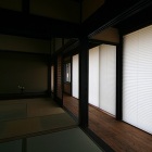 座敷は保全しています 縁側の窓には断熱性の高いハニカムスクリーンを設けています 座敷は保全しています 縁側の窓には断熱性の高いハニカムスクリーンを設けています