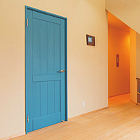 水色の室内ドア、YUシリーズマットペイント 水色の室内ドア、YUシリーズマットペイント