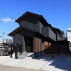 施工ギャラリー｜ 名古屋、春日井、一宮で... 切り妻屋根が特徴のモダンな和テイストは暖...