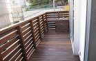 イペ材を使った流し台のあるウッドデッキ１