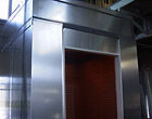 エレベーターカゴ室