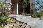 華やかなエントランスホール | 施工事例... https://riviera.jp/content/images/WORKS/WORKS_CERAMICTILE/FRAMMENTA/250310_2310-018-KS02_ZE-0622_(4)_pop.jpg