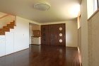 新宮の家|エコカラットを壁のアクセントに... 写真:リビングルーム