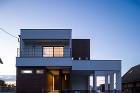 注文住宅｜三和エステート（旧マキハウス）... https://www.maki-web.co.jp/LOG/build/exterior/exterior-thum.jpg