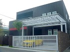 スタイリッシュな建物と外構デザイン