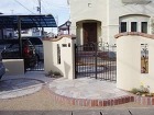 南欧プロバンス風のおしゃれな高級外構工事... 門周りの様子