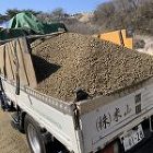 施工中（3）砂利の積み込み