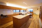 当別町　TB邸 | 施工事例 | 辻野建... https://tsujino-gr.co.jp/wp-content/uploads/2023/12/DSC01346-low-1024x682.jpg