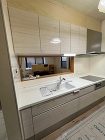 キッチンの漏水で床がボロボロ＞＜保険申請で時間がかかりましたが、フロアとクロスも貼替えてきれいなリビングダイニングに！
