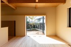 箕面市「たくさんの趣味を楽しむ」施工事例... https://www.solarcom.jp/wp-content/uploads/2024/12/0L4A0567.jpg