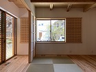 香芝市「孫を迎える終の棲家」施工事例｜東... https://www.solarcom.jp/wp-content/uploads/2025/01/IMG_3999.jpg