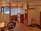 シンプルクラシックの美容室内装施工例一覧... https://www.smile0033.com/works/assets_c/2017/02/okino_cleohair_12-thumb-250xauto-107.jpg