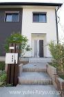 宗像市 新築外構施工事例｜アルミ角材を門...