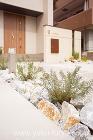 ぐり石と植栽で作るシンプルモダン外構 |... 新築外構 ぐり石