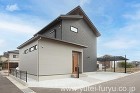 遠賀郡 新築外構施工事例|機能門柱と後方... 新築外構全景