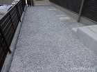 玄関横の雑草対策　砂利敷き | 福岡・北... https://www.yutei-furyu.co.jp/wp-content/uploads/./1136_1-l.jpg