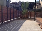 外も内もすっきりとした目隠しフェンスに変...