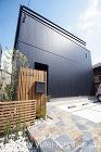 北九州市 新築外構施工事例｜木製門袖とシ...