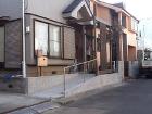 滑りにくい玉砂利洗い出しのスロープ　川越