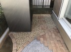 川越市T様邸 庭の雑草退治と、玄関前を綺... 川越市 お庭リフォーム レンガ・砂利敷