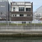 桜並木を望む家｜眺望｜犬と暮らす家｜シン... 外観２