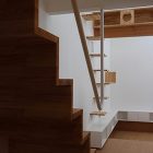 吹抜けを彩る猫窓・天窓のある家 | 前田...
