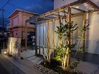 ライトアップされた門廻りが幻想的に美しく... 13229725653440