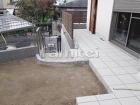 目隠し木製調樹脂フェンス ディーズガーデ... タイルアプローチデッキ