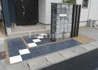 目隠しガラスブロック塀 化粧ブロック 木... アプローチ 床タイル貼り INAX300...
