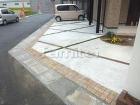 犬走り 防犯砂利 バラス敷きの外構施工例... 駐車場ガレージ 土間コンクリート ピンロ...