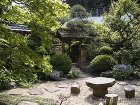 冠木門と天然石テーブル