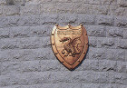 FRP 建築の装飾例 （壁面装飾 石壁・紋章エンブレム） 拡大写真