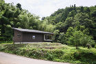 里山の家 水野建築研究所 https://miz-architects.com/wp-content/uploads/cache/2017/11/057satoyama12/1168216107.jpg