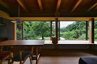 里山の家 水野建築研究所 https://miz-architects.com/wp-content/uploads/cache/2017/11/057satoyama15/430406666.jpg