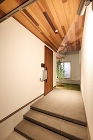 Entrance｜玄関・アプローチの実例... https://www.kouketsu.co.jp/w03-021.JPG