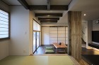 「座」を意識したリビングの画像