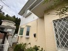 玄関脇のポーチ柱の剥がれが気になりチラシ...