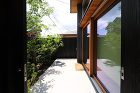 Scenery House | 京都・亀... https://www.forma-fae.com/wp/wp-content/uploads/2025/10/0352_R70712.jpg