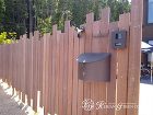 ウリン材をランダムに組み合わせた門柱がお... ウリン材をランダムに組み合わせた門柱がお...