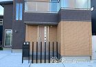 モダンな建物に合うマットブラックの機能門柱　大津市
