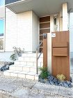 木調の機能門柱ですっきりナチュラルモダンなエントランスにリフォーム　大津市