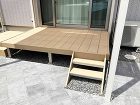2色のタイル使いとシェードでゆったりおう... 2色のタイル使いとシェードでゆったりおう...