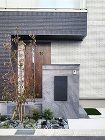 自然石調のタイルの門柱がポイントのシンプ... 自然石調のタイルの門柱がポイントのシンプ...